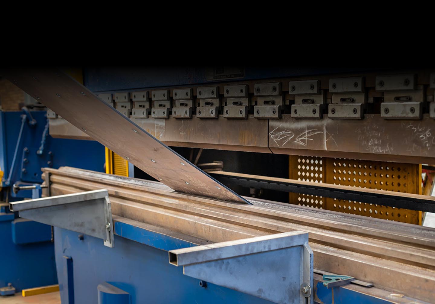Press brake bending equipment
